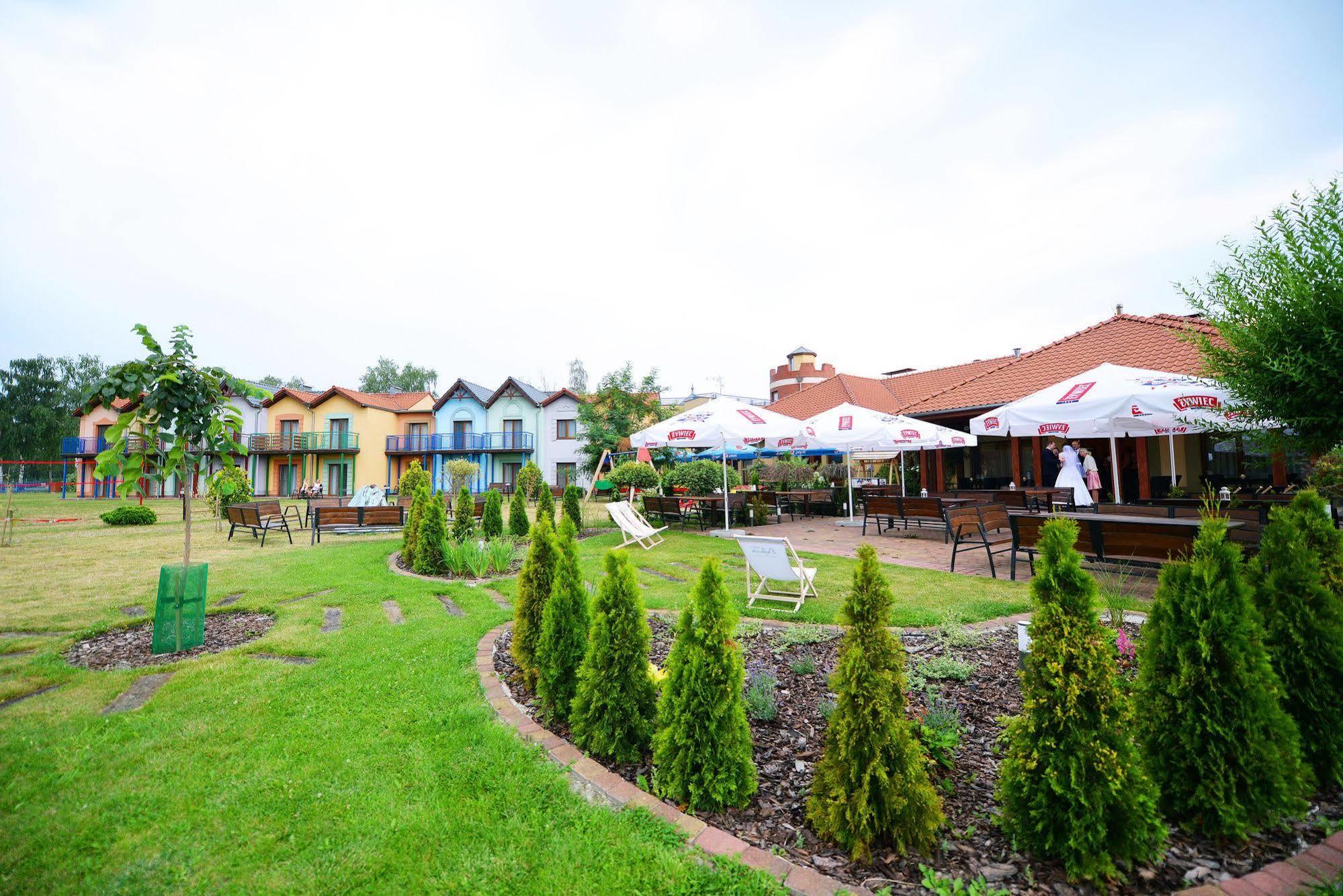 Hotel Daglezja Nad Jeziorem Kornickim Kórnik Exteriör bild